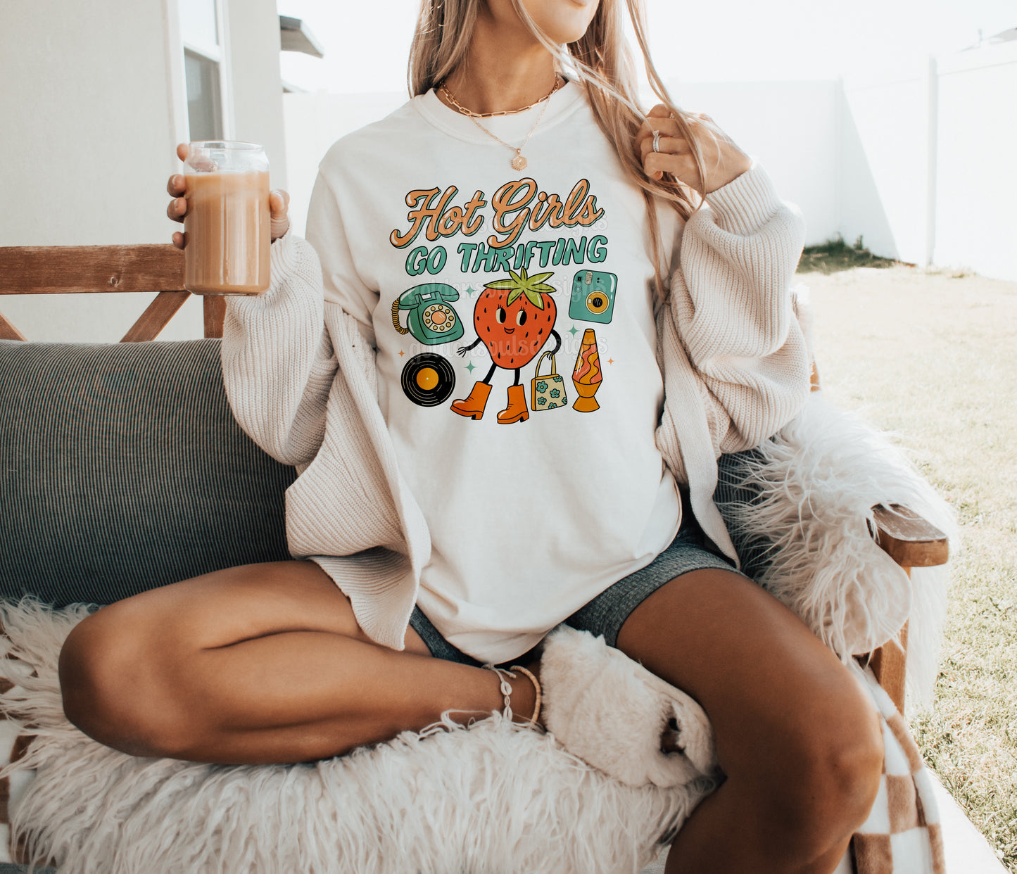 Hot Girls Go Thrifting